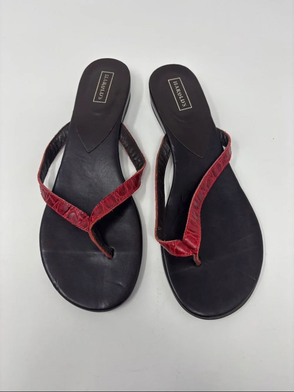 Harold's Women's Sandals with Red‎ Croc-Textured Straps 6